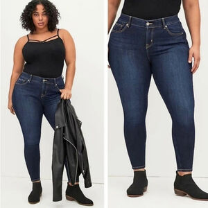 Torrid 26 Bombshell Skinny Dark Wash Jegging Mid Rise Legging Stretch Jeans